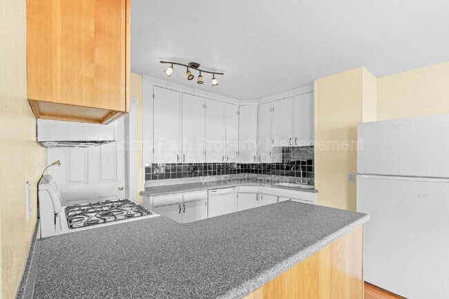 Building Photo - 17778 E Canary Creek Rd