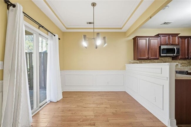 Building Photo - 513 Broughton Dr