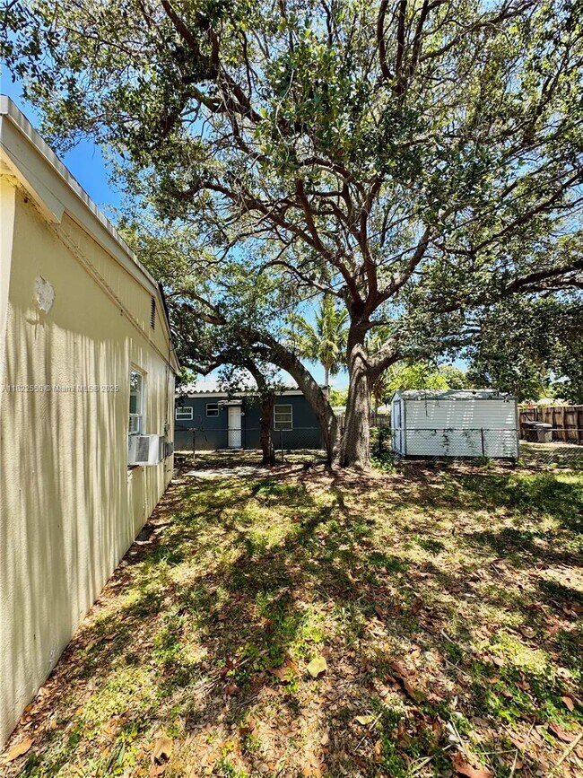 Building Photo - 2100 NE 173rd St