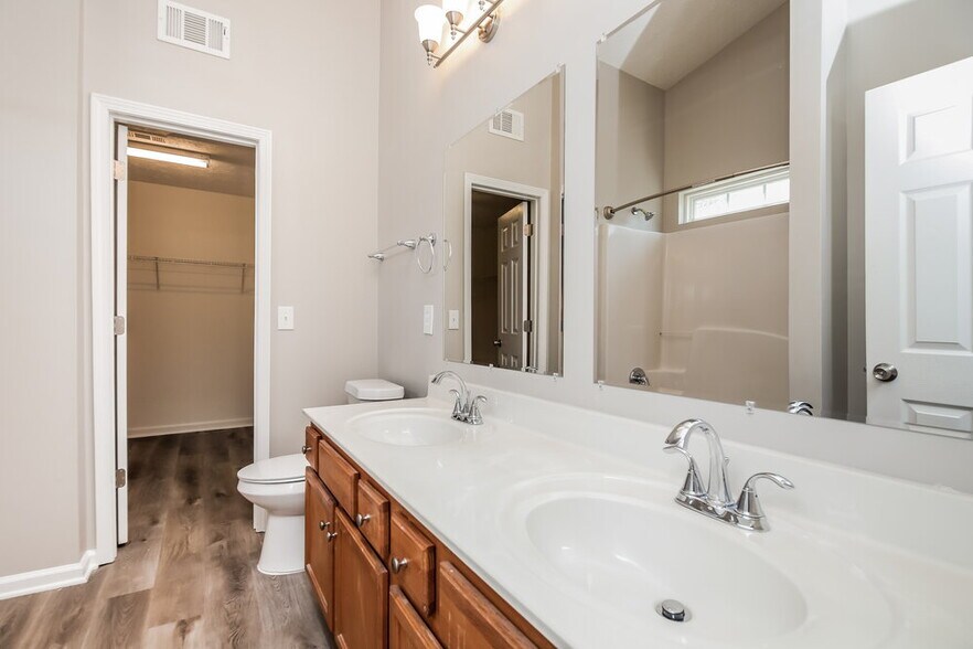 Building Photo - 372 Red Maple Way