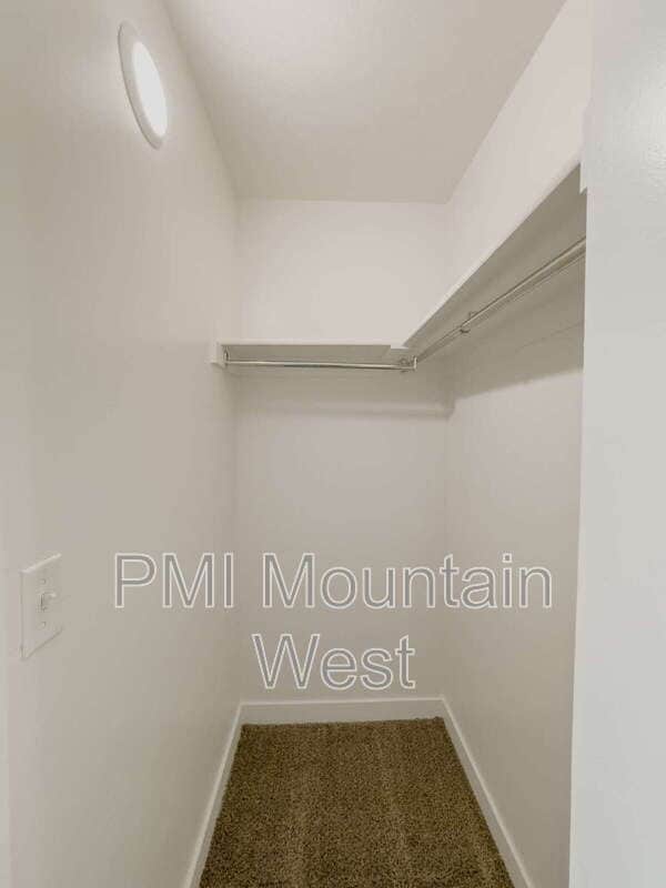 Building Photo - 641 N 30 E