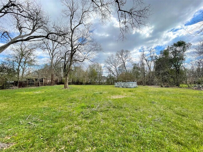 Building Photo - 7230 Sims Dr