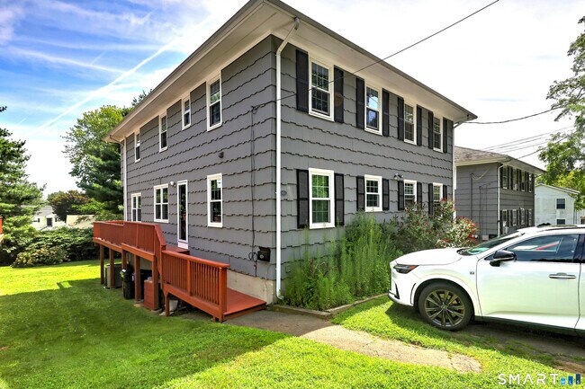 Building Photo - 82 Sunrise Ave