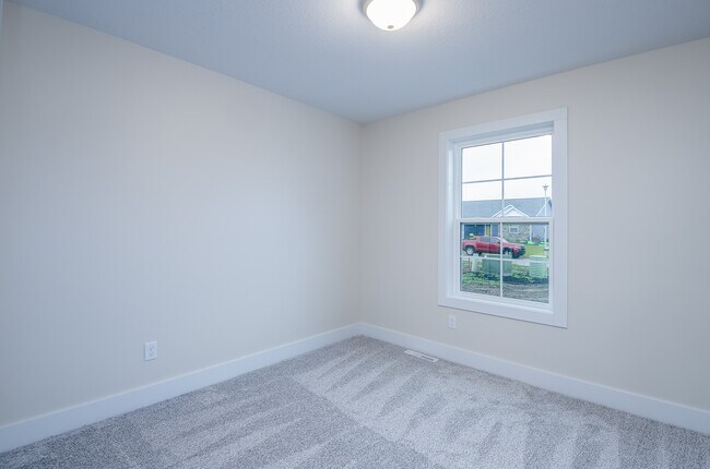 Building Photo - 9250 Brook Hollow Ln