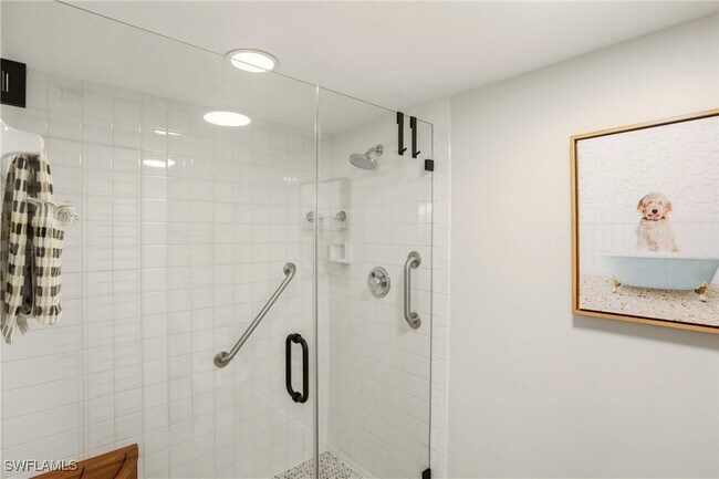 Building Photo - 7300 Glenmoor Ln