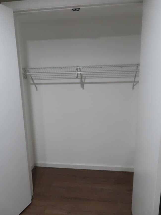 Building Photo - 284 Silzer St