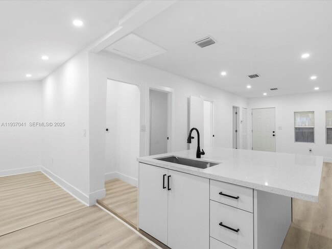 Building Photo - 6318 NW 19th Ct