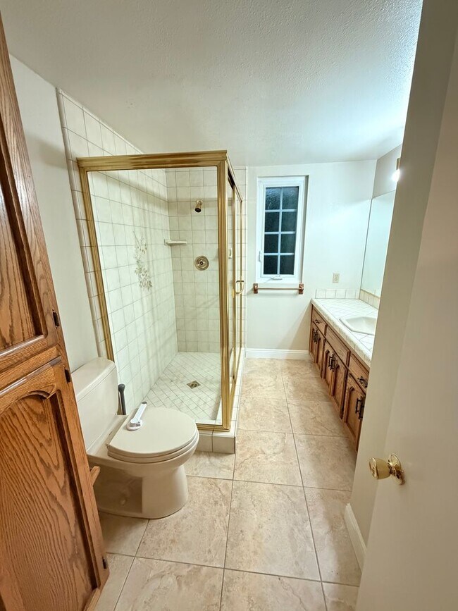 Building Photo - Beautiful 4 Bedroom 3 Bathroom La Palma House For Rent!