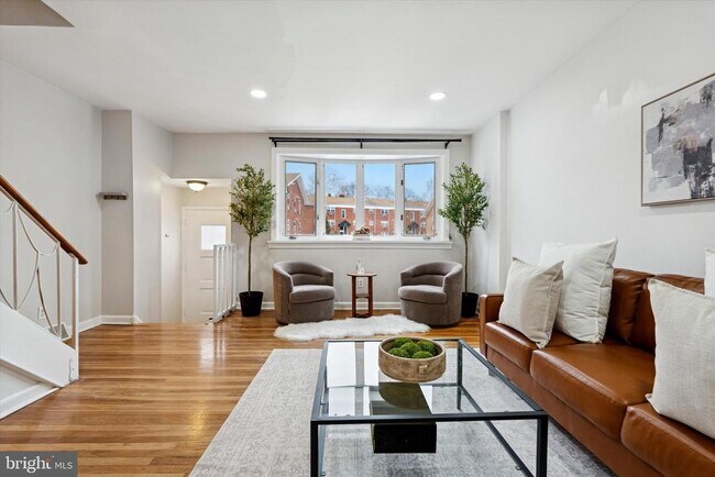 Building Photo - 228 Rock St