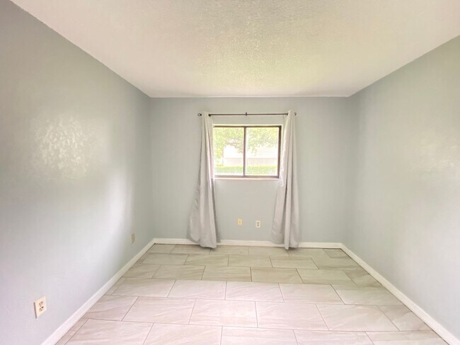 Building Photo - Move in Ready! 3/2 Condo in Altamonte Spri...