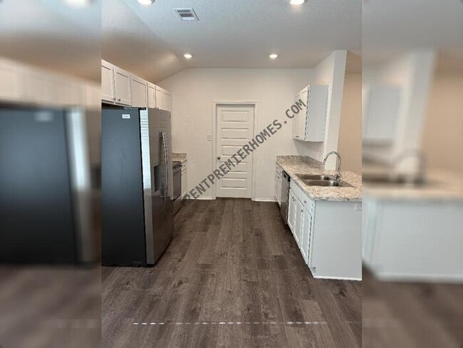 Building Photo - 122 Powder River Dr