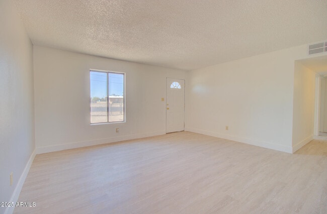 Building Photo - 518 W Battaglia Rd