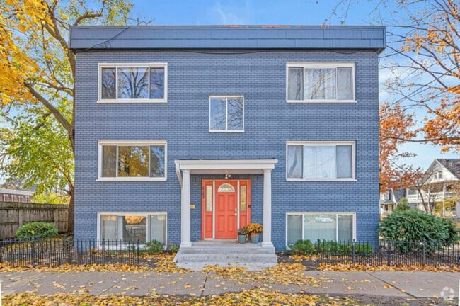 Building Photo - 423 W 31st St