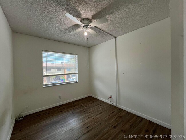 Building Photo - 6542 SW 41st St