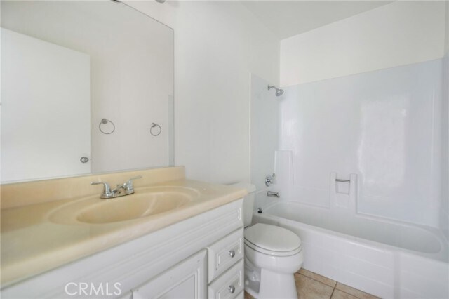 Building Photo - 5540 E Vista Del Este