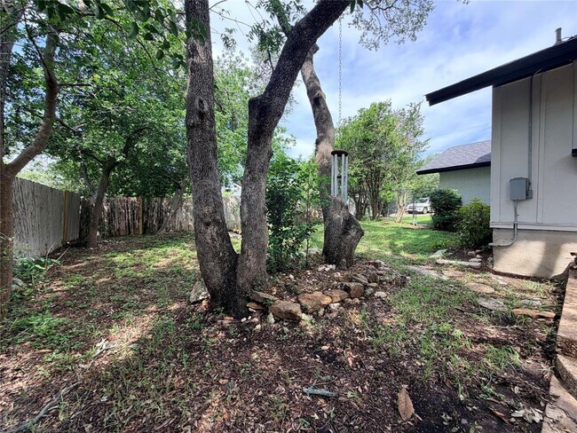 Building Photo - 115 Spanish Oak Cir