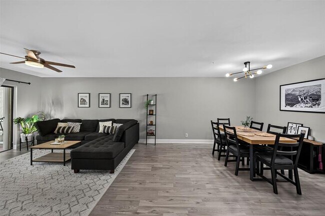 Building Photo - 412 Lakeview Dr