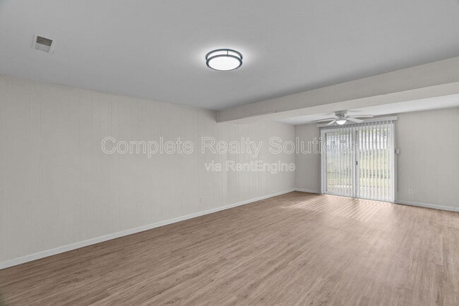 Building Photo - 12464 Glengate Dr