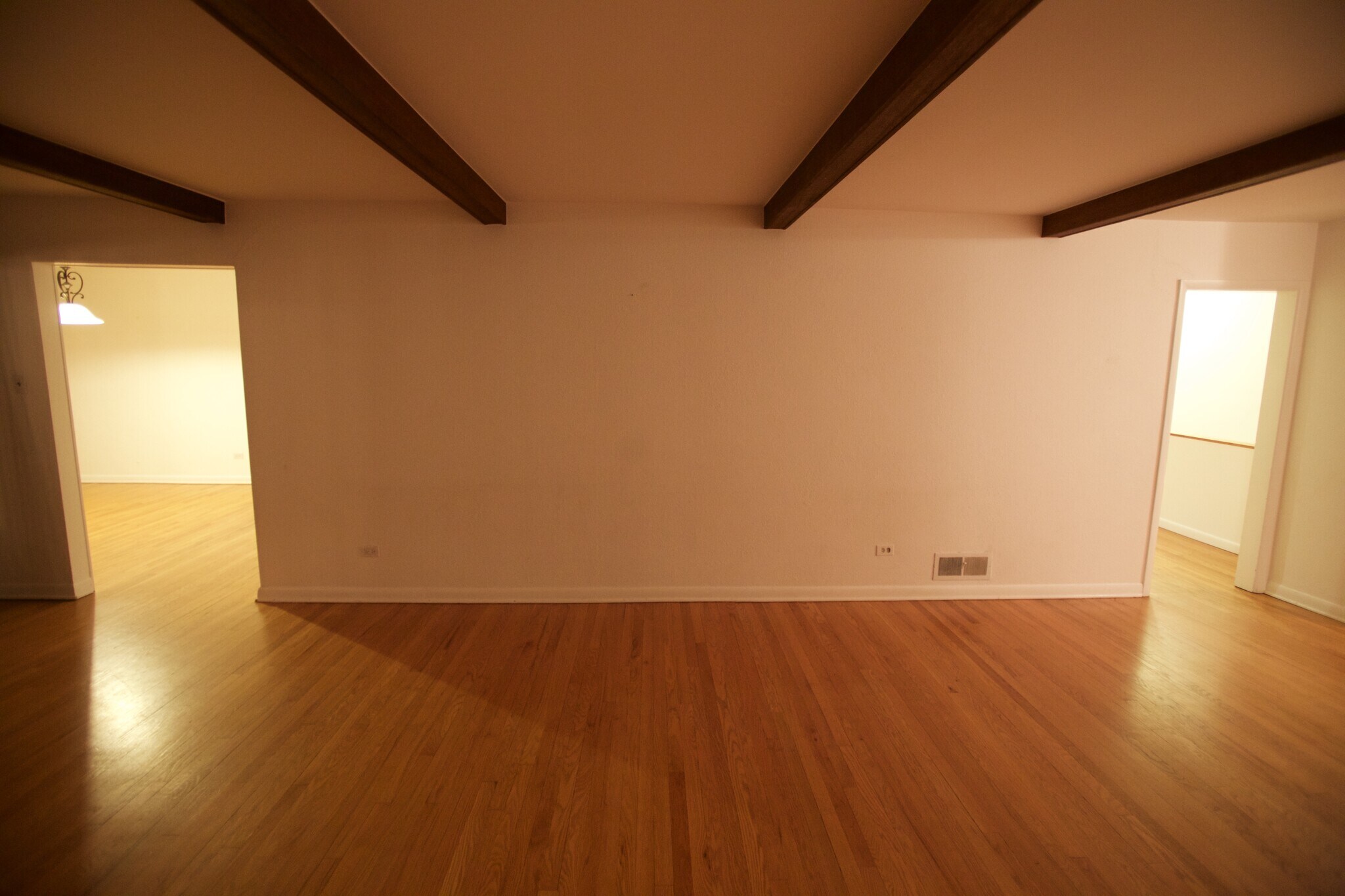 Building Photo - 145 Ivanhoe St