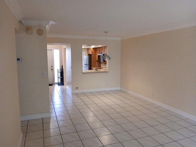 Building Photo - 2339 SW 15th St