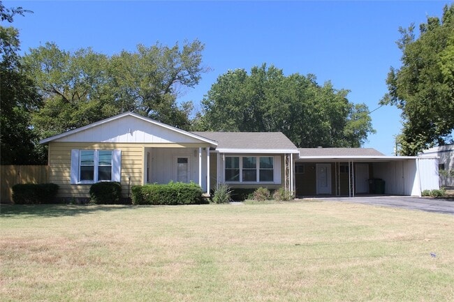 Primary Photo - 409 W Main St