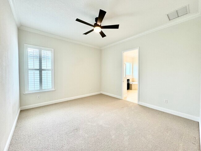 Building Photo - 45 Rinaldo Way