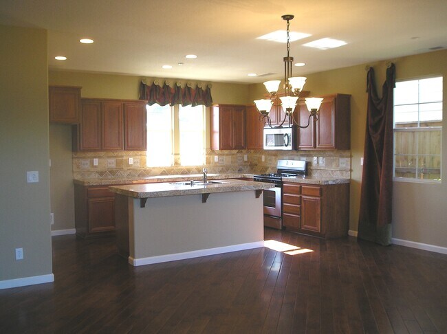 Building Photo - 67 E St