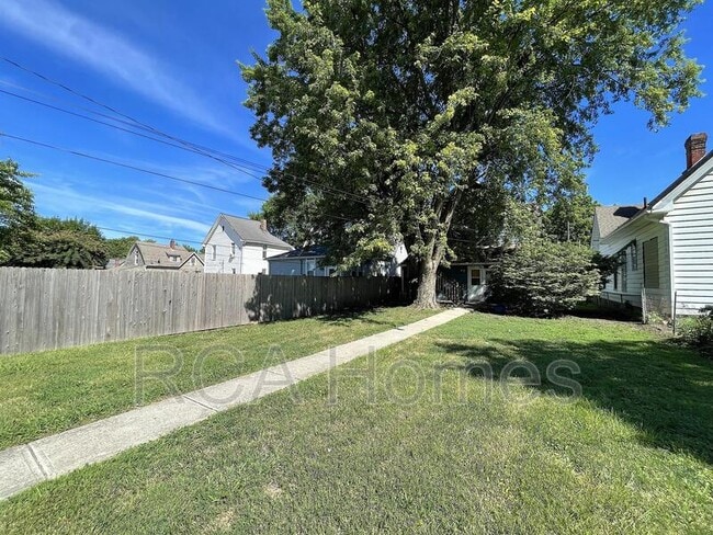 Building Photo - 1603 Woodlawn Ave