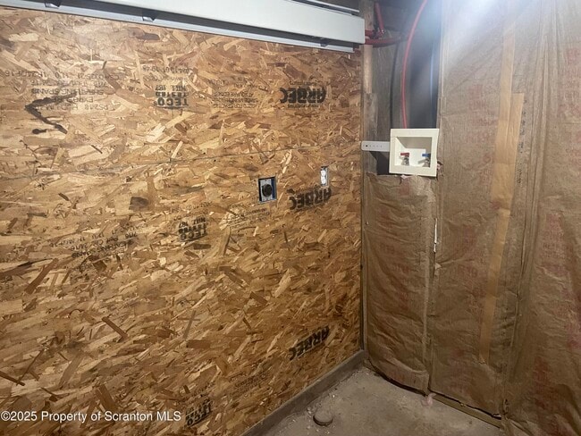 Building Photo - 194 Grow Ave