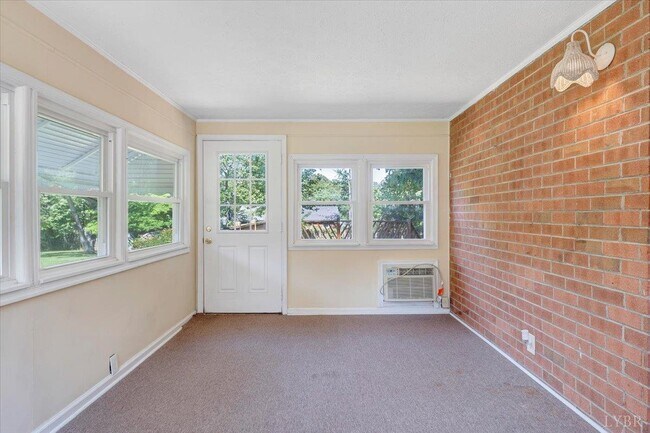 Building Photo - 405 Oakland Cir