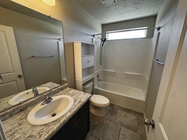 Building Photo - 8901 Eagle Hills Dr NW