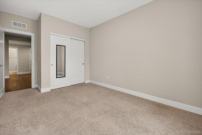 Building Photo - 1407 Rogers Ct