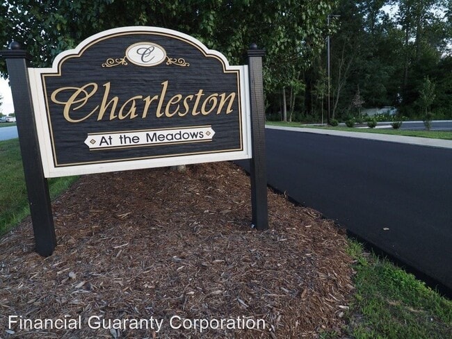Building Photo - 3 br, 2 bath Apartment - 94 Charleston Court