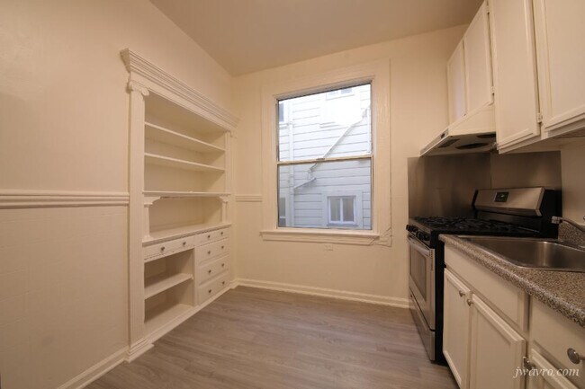 Building Photo - 1055 Fell St