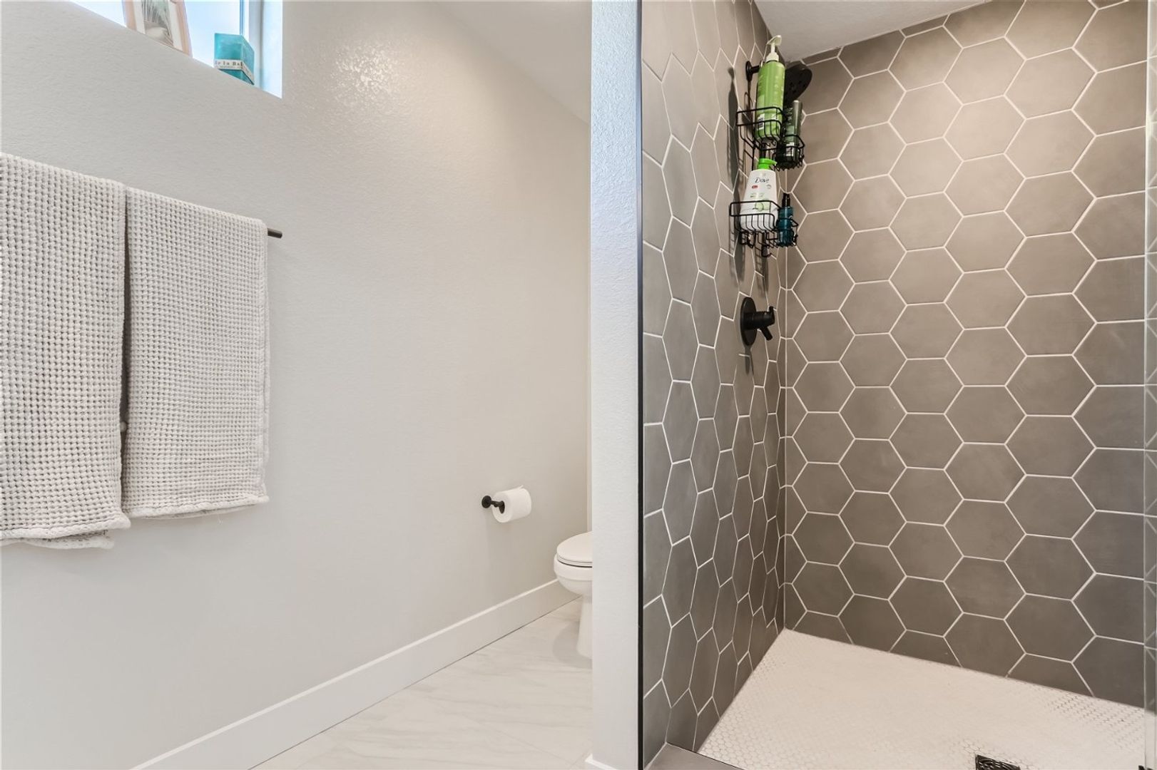 Building Photo - 1277 Yates St