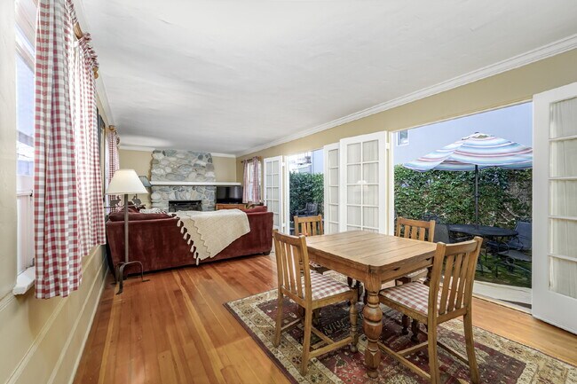 Building Photo - "Charming 4-Bedroom Classic Cottage & Cozy Fireplace in heart of Balboa