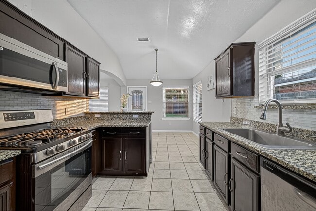 Building Photo - 22207 Falconwood Ln