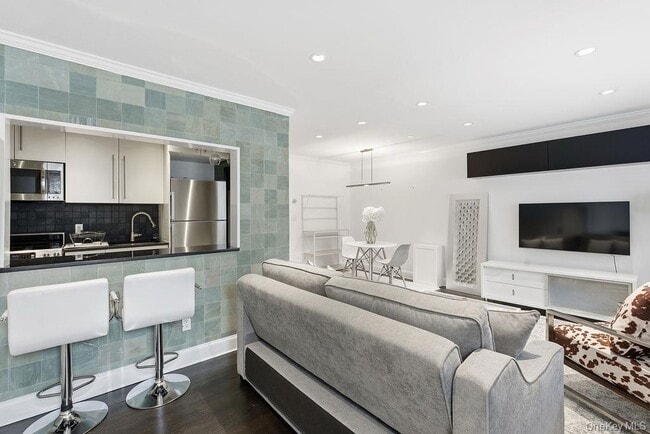 Building Photo - 26 Layton Ave