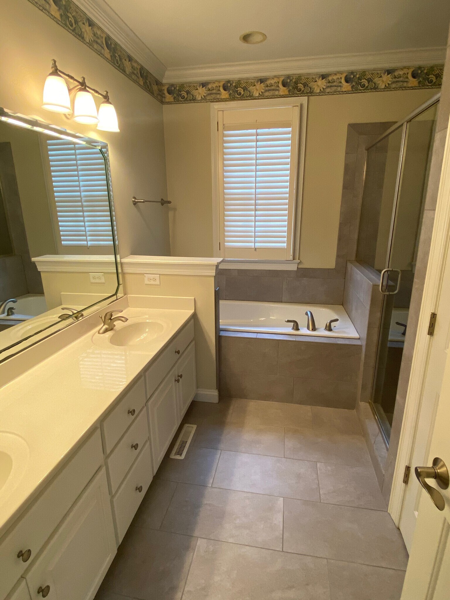 Building Photo - 4903 Pebble Beach Cir N