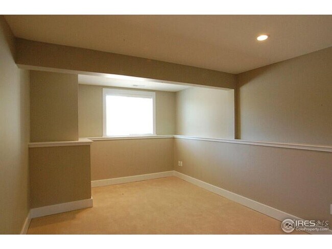 Building Photo - 5 Bed 4 Bath South Boulder Home Backs to Open Space W/Mountain Views!