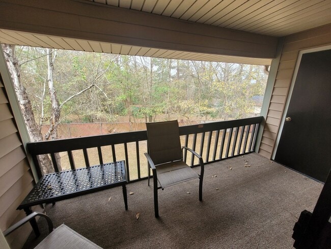 Building Photo - 2-bedroom 1-bath