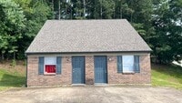 Building Photo - 3310 Steeple Cir NE