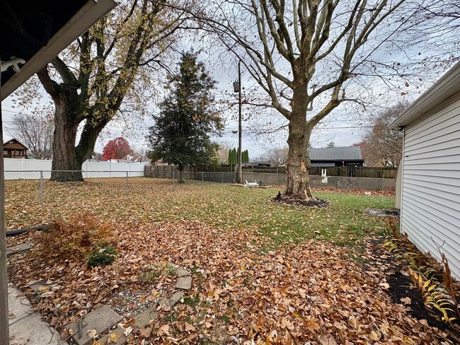 Building Photo - 3 Bedroom 2 Bathroom Cape Cod Available in York!