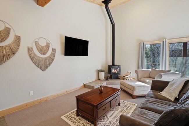 Building Photo - 15120 Yellow Pine Lp