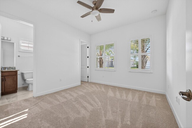 Building Photo - 11965 SW Sandy Bay Cir