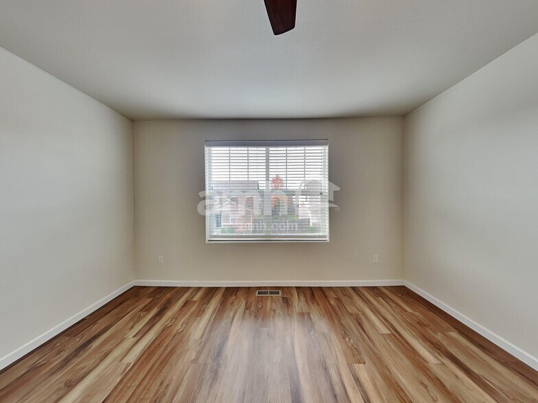 Building Photo - 9011 NE 165th Ave