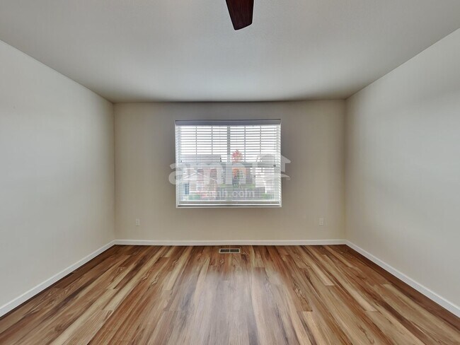 Building Photo - 9011 NE 165th Ave