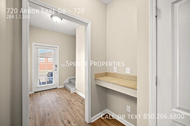 Building Photo - 720 Arbor Lake Dr