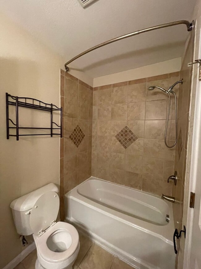 Building Photo - Chesterfield Heights