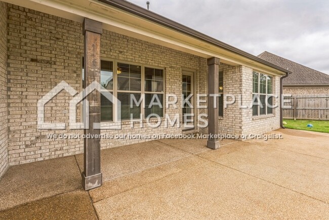 Building Photo - 5057 Maiden Ln